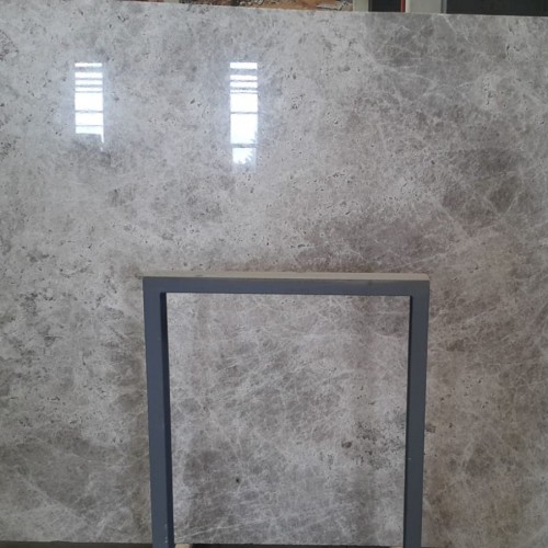 Полированный серый турецкий мрамор Silver Grey в плитке и слябах